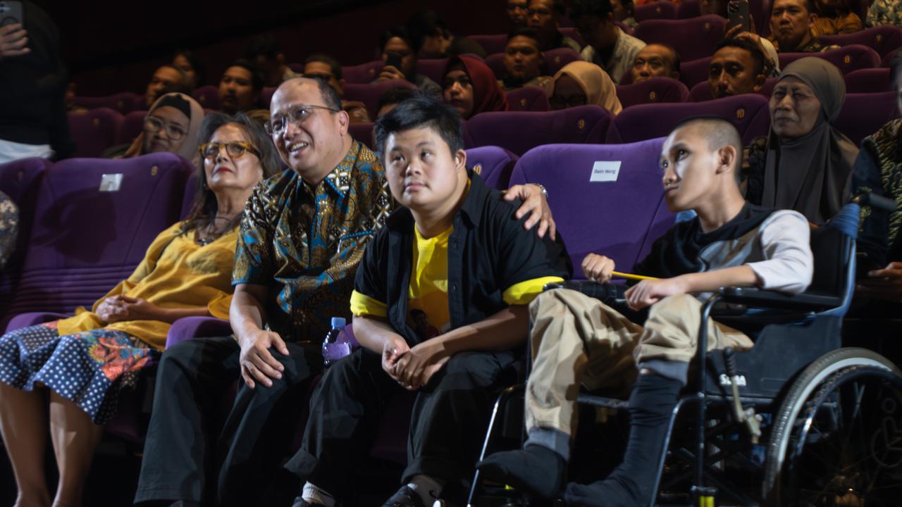 Pimpinan Bank Mandiri Nonton Bareng Film Semua Akan Baik-Baik Saja (SABBS)