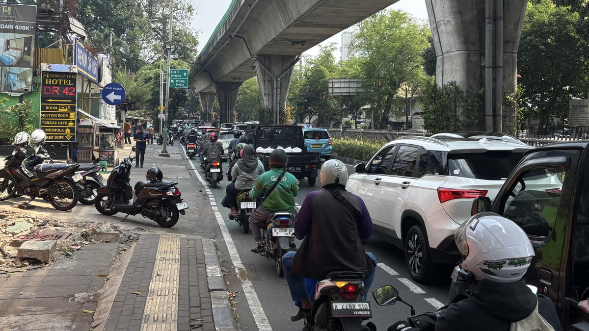 Kondisi Terkini Bekas JPO Tendean Ditabrak Truk