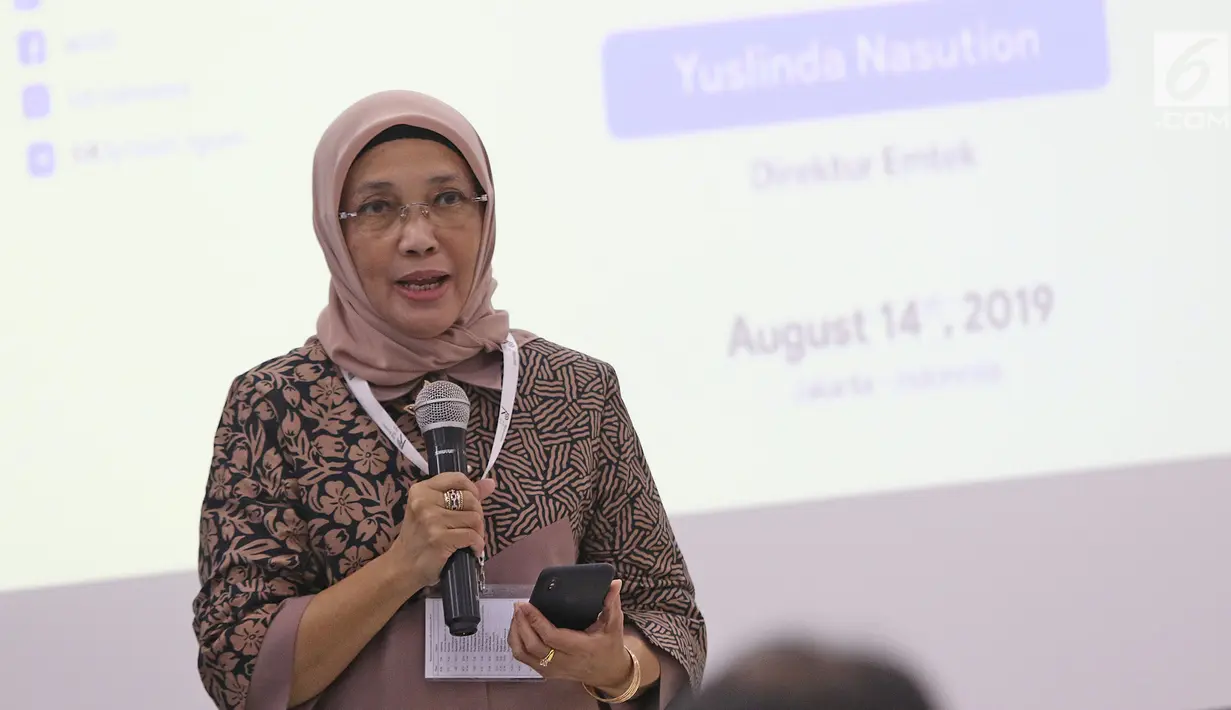 Direktur Emtek Group Yuslinda Nasution menghadiri acara Indonesia Long Range Conference (IDLoRaCon) 2019 di Function Hall Studio 6 Emtek City, Jakarta, Rabu (14/8/2019). IDLoRaCon membahas seputar hal-hal yang berhubungan dengan Internet of Things (IoT). (Liputan6.com/Herman Zakharia)