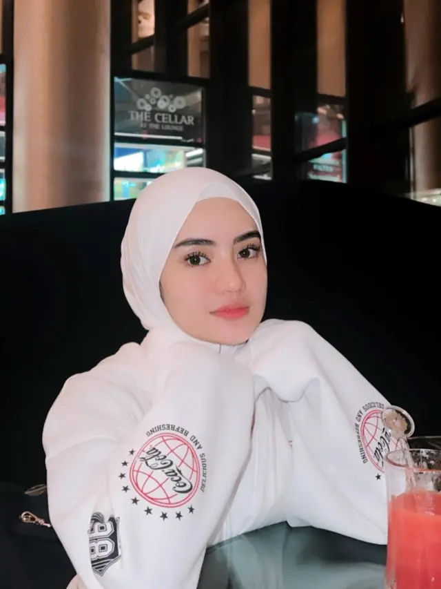 7 Potret Janis Kareem Aneira Pemain Sinetron Para Pencari Tuhan saat Berhijab