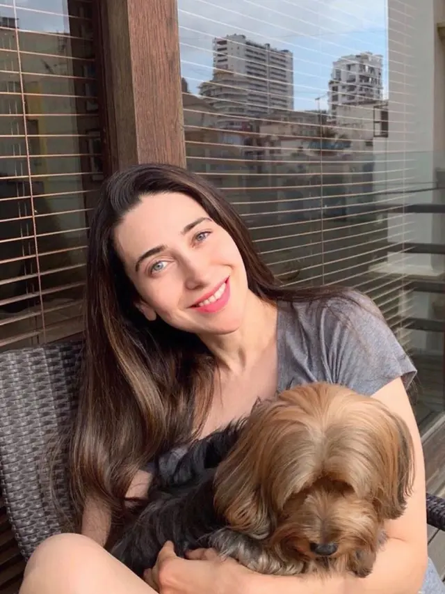 Pesona Karisma Kapoor di Usia 45 Tahun (sumber: instagram/@therealkarismakapoor)