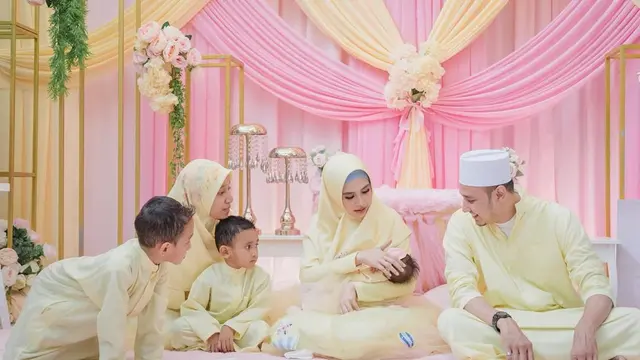 6 Potret Kebersamaan Kartika Putri dan Keluarga Kecilnya, Harmonis