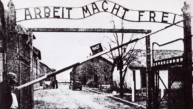 Auschwitz merupakan tempat tragedi The Holocaust