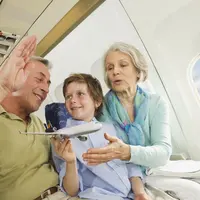 Mengungkap Bahaya Naik Pesawat bagi Lansia (Westend61 / shutterstock)