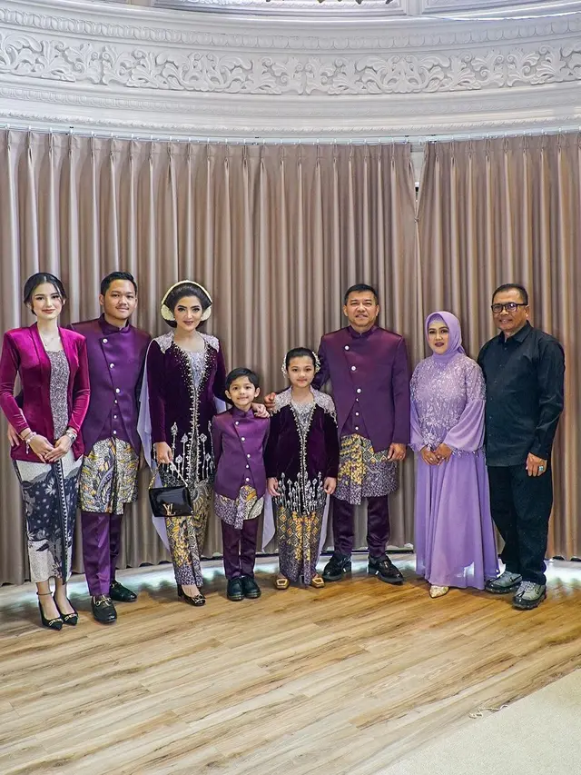 Sarah Menzel dan keluarga Hermansyah (Instagram/ashanty_ash)