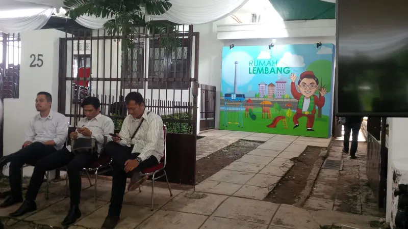  Sejumlah tokoh partai politik dari Nasdem, Hanura, dan Golkar bakal berkumpul di rumah Jalan Lembang Nomor 25 dan 27, Menteng, Jakarta Pusat malam ini.