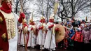 Para pelajar berpartisipasi dalam perayaan Maslenitsa di Moskow tengah, Rusia, pada 27 Februari 2020. Maslenitsa adalah hari libur tradisional di Rusia untuk merayakan awal musim semi. (Xinhua/Maxim Chernavsky)