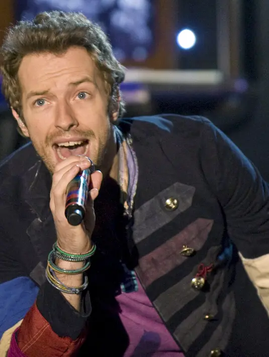 Dikutip dari situs MTV.com, Senin (23/11/2015),  Coldplay menggunakan potongan suara Presiden Barack Obama saat melantunkan lagu rohani di Gereja Emanuel African Episcopal pada Juni lalu. (Bintang/EPA)