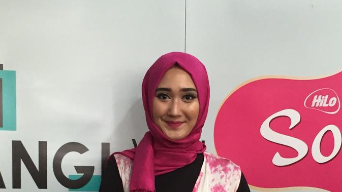 Tren Baju Muslim dan Hijab 2016 ala Dian Pelangi - Fashion 