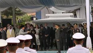 Momen Listyo Dampingi Prabowo Sebelum Pergantian Kapolri