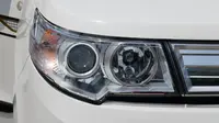 Cahaya Mobil Redup? Begini Cara Mudah Bersihkan Mika Lampu yang Kusam