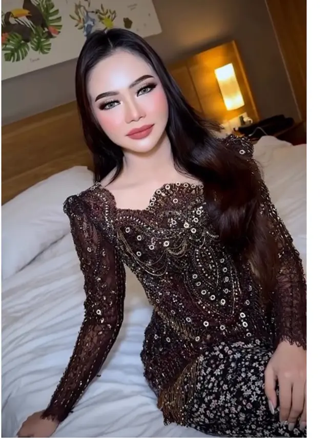 6 Potret Detail Kebaya Pertunangan Full Payet Rara LIDA, Serasi dengan Aladull