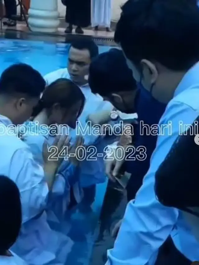 5 Potret Amanda Manopo Jalani Pembaptisan, Didoakan Netizen Dapat Jodoh Seiman