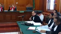 Persidangan kasus Ahmad Dhani di PN Surabaya. (Liputan6.com/Dian Kurniawan)