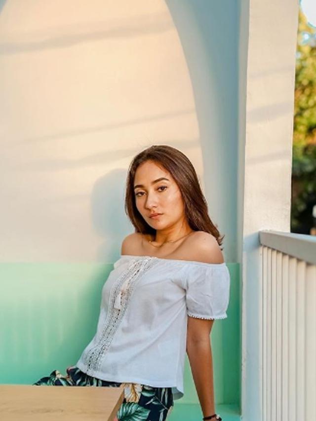 6 Potret Terbaru Naomi Zaskia Dengan Kulit Eksotis Manis Banget Hot Liputan6 Com Sejak menjalin asmara dengan komedian sule, nama naomi zaskia kerap menjadi sorotan. 6 potret terbaru naomi zaskia dengan