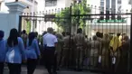 Menteri Dalam Negeri Tjahjo Kumolo mengimbau pegawai negeri sipil (PNS) tak membolos hari ini. Sebab, selama Lebaran PNS sudah diberi waktu libur cukup panjang