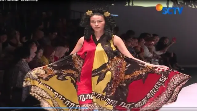 Batik Jadi Primadona di Jakarta Fashion Week 2018