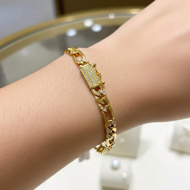 9 Model Gelang Emas Rantai Model Figaro Chain Kekinian, Perpaduan Klasik dan Modern