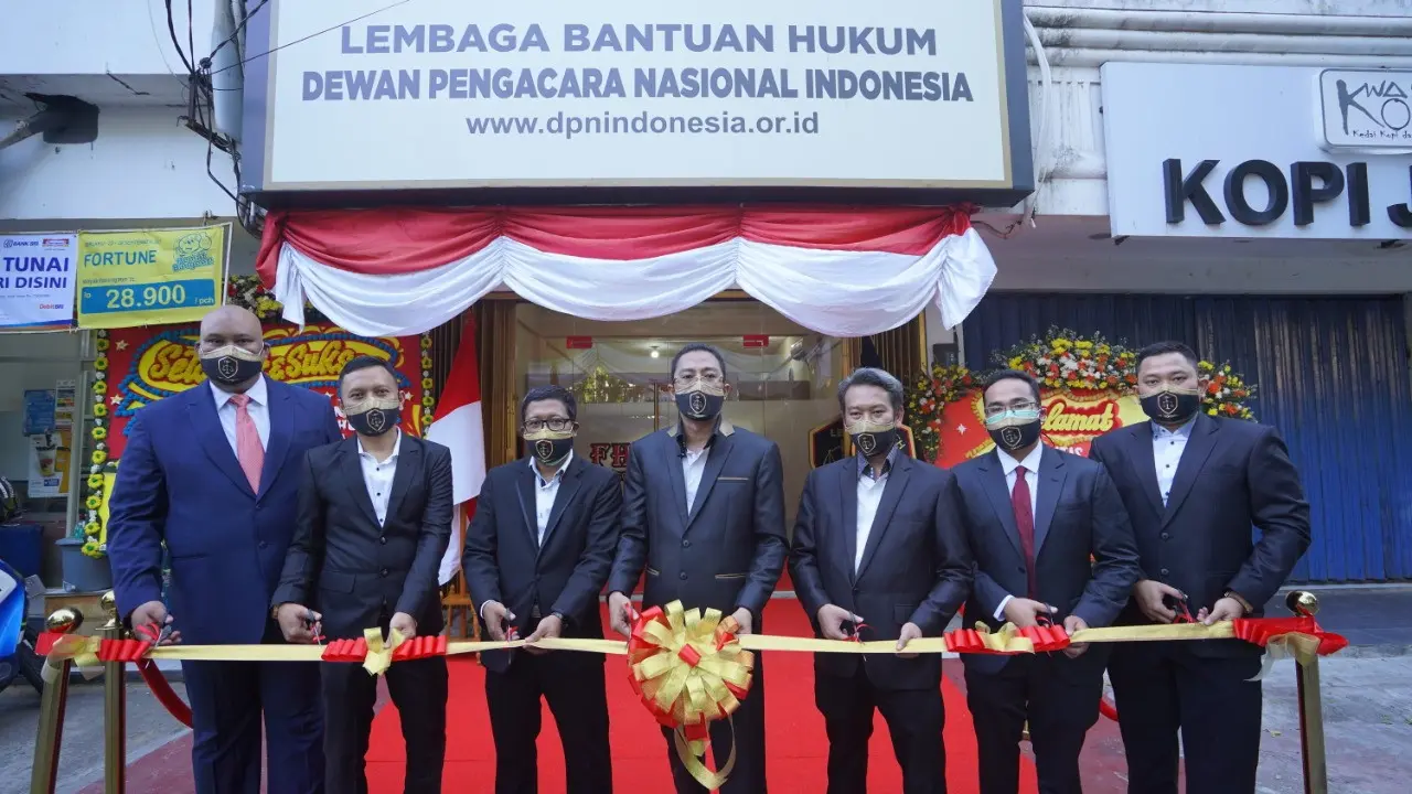 Dewan Pengacara Nasional (DPN) Indonesia mendirikan lembaga bantuan hukum (LBH), yang lokasinya berada sebelah Pengadilan Negeri (PN) Jakarta Pusat.