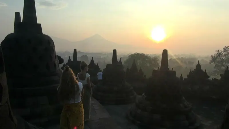 Mitos Borobudur, Arca Pengabul Mimpi Hingga Kutukan Tersembunyi