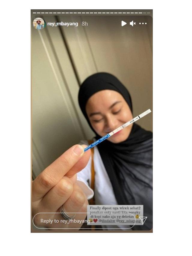 8 Momen Dinda Hauw dan Rey Mbayang Umumkan Kehamilan, Penuh Bahagia