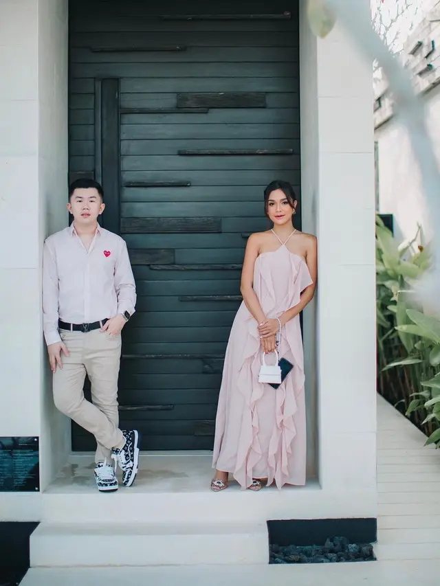 6 Potret Andi Annisa dan Pria yang Diduga Pacar Baru, Jalani Pemotretan Bak Prewedding
