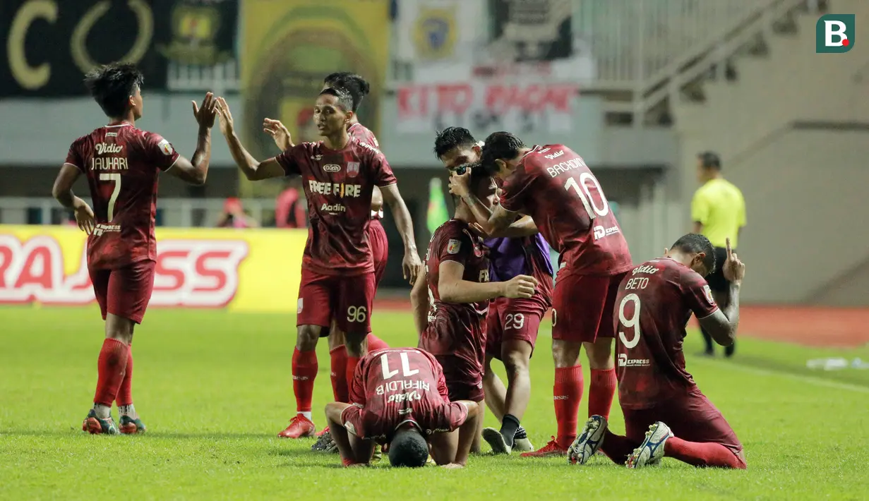 Persis Solo membuka peluang ke babak semifinal Liga 2 musim ini usai mengalahkan Sriwijaya FC 2-0 di babak delapan besar Liga 2 2021/2022. (Bola.com/M Iqbal Ichsan)