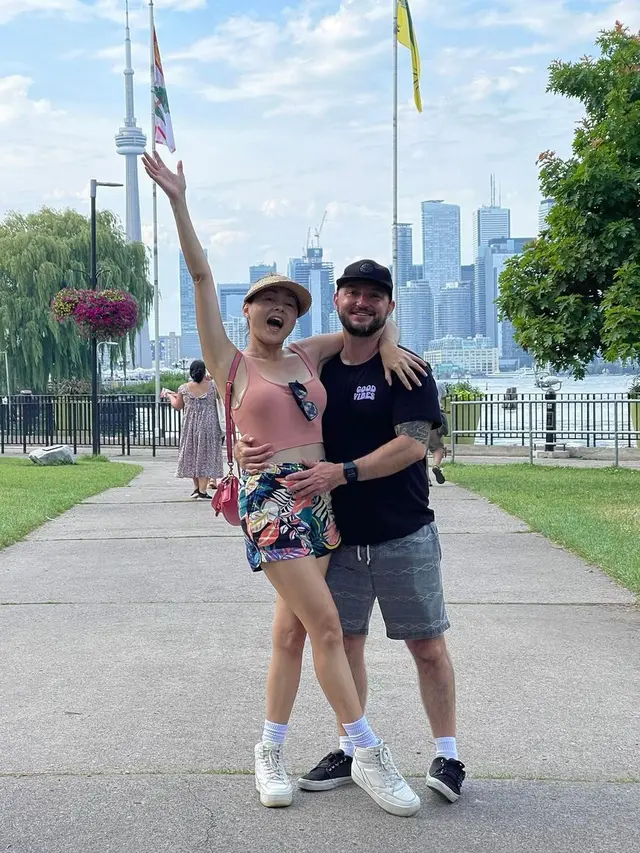 Dewi Rezer menikah usai 6 tahun pacaran LDR dengan Ethan Alarmk (foto: instagram cangguru)