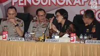 Kapolri Jenderal Tito Karnavian didampingi Kapolda Metro Jaya Irjen M Iriawan dan Menteri Keuangan Sri Mulyani memberikan keterangan saat rilis pengungkapan 1 Ton narkoba jenis sabu di Polda Metro Jaya, Kamis (20/7). (Liputan6.com/Faizal Fanani)