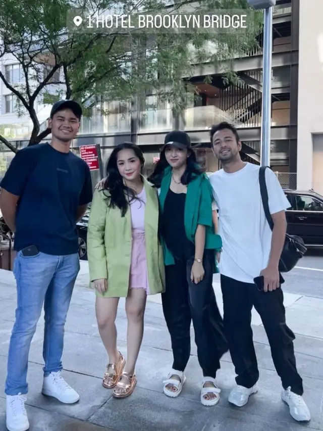 6 Momen Mesra Raffi Ahmad dan Nagita Slavina di New York, Bak ABG Pacaran