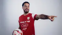 Persis Solo akhirnya secara resmi memperkenalkan bek keturunan Indonesia-Belanda, Jordy Tutuarima. (Doc Persis)