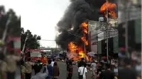 Foto Mencekam Kebakaran di Kebayoran Lama Bidikan Warganet