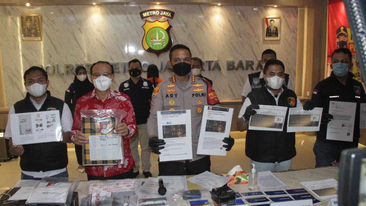 Polres Metro Jakarta Barat mengamankan terduga pelaku penipuan investasi bodong perusahaan bernama Lucky Star