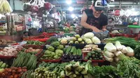Pantauan pasar di Pasar Sumber Artha, Bekasi pada Senin (17/12/2018) (Foto: Liputan6.com/Bawono Y)
