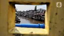 Suasana permukiman padat penduduk di bantaran Sungai Ciliwung, kawasan Manggarai, Jakarta, Rabu (14/5/2025). (Liputan6.com/Angga Yuniar)