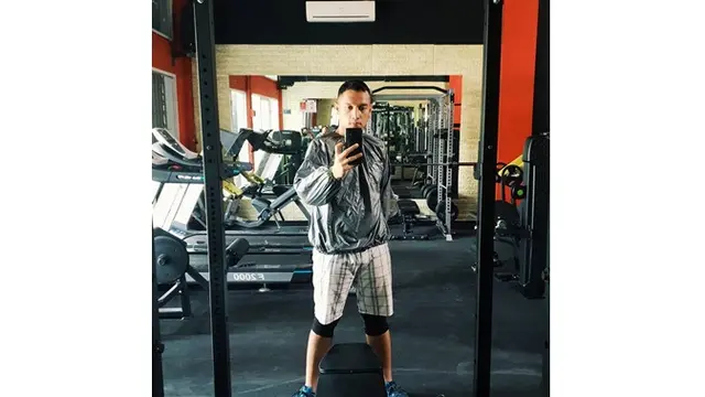 Diam-Diam Sudah Jadi Mualaf, Ini 7 Potret Pesinetron Giovanni Tobing