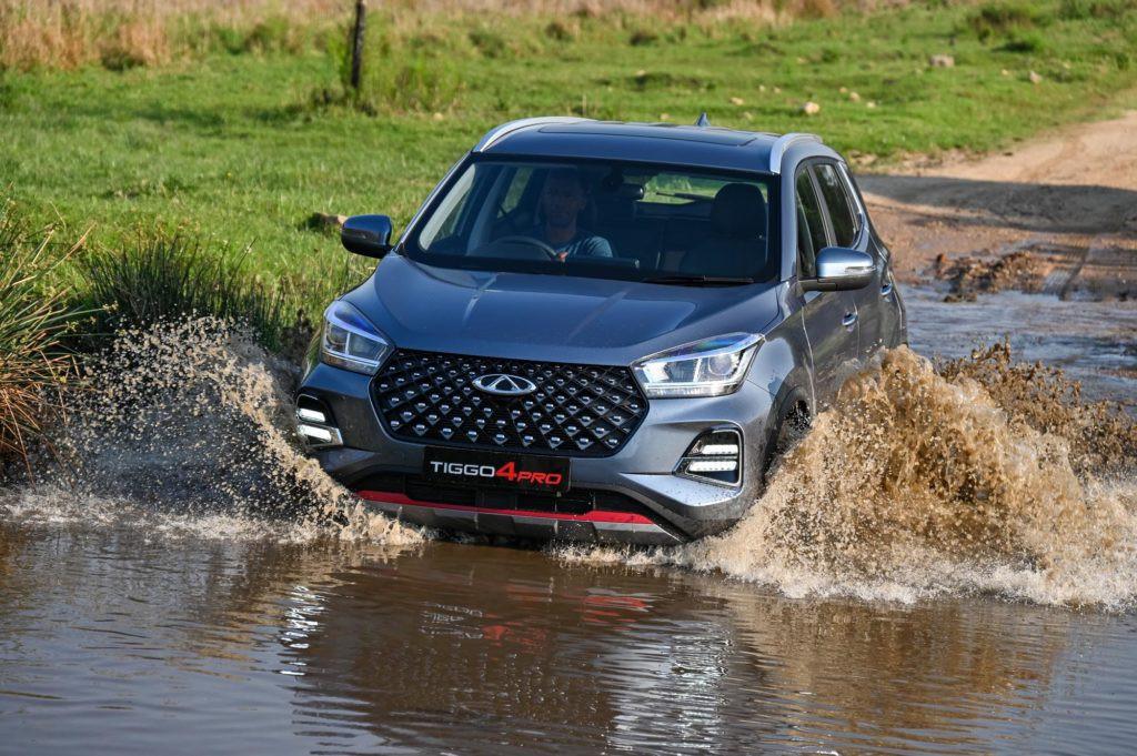 Ilustrasi Chery Tiggo 4 Pro melintasi jalan berair di Afrika Selatan (chery.co.za)
