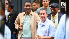 Komedian Adam Sandler dan Chris Rock syuting film terbaru mereka The Week Of di New York City.  VOA
