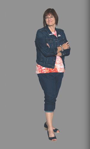 Clara Williams setelah berhasilkan 110 kg berat badannya | copyright Terry Bonham Photography, TOPS Club Inc.