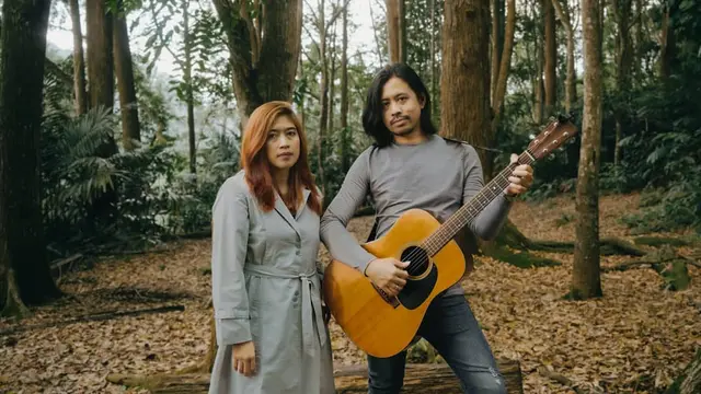 7 Tahun Menikah, Ini 6 Potret Pia Fellini Eks Vokalis Utopia Bareng Suami