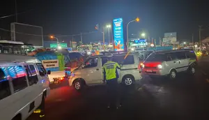 Sudah Belasan Jam Macet Horor Ketapang Belum juga Terurai