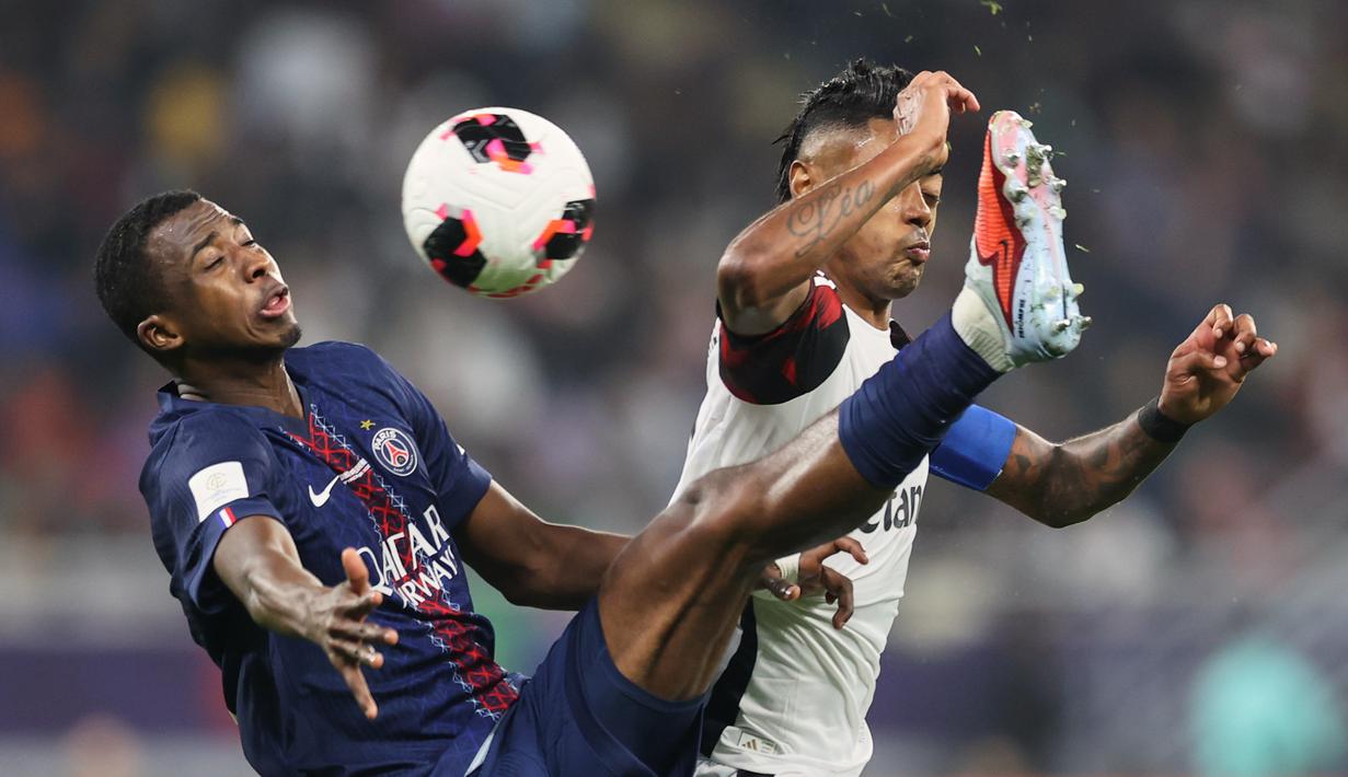 PSG dan Flamengo bermain imbang 1-1 pada waktu normal sehingga laga harus ditentukan melalui drama adu penalti. (AP Photo/Hussein Sayed)