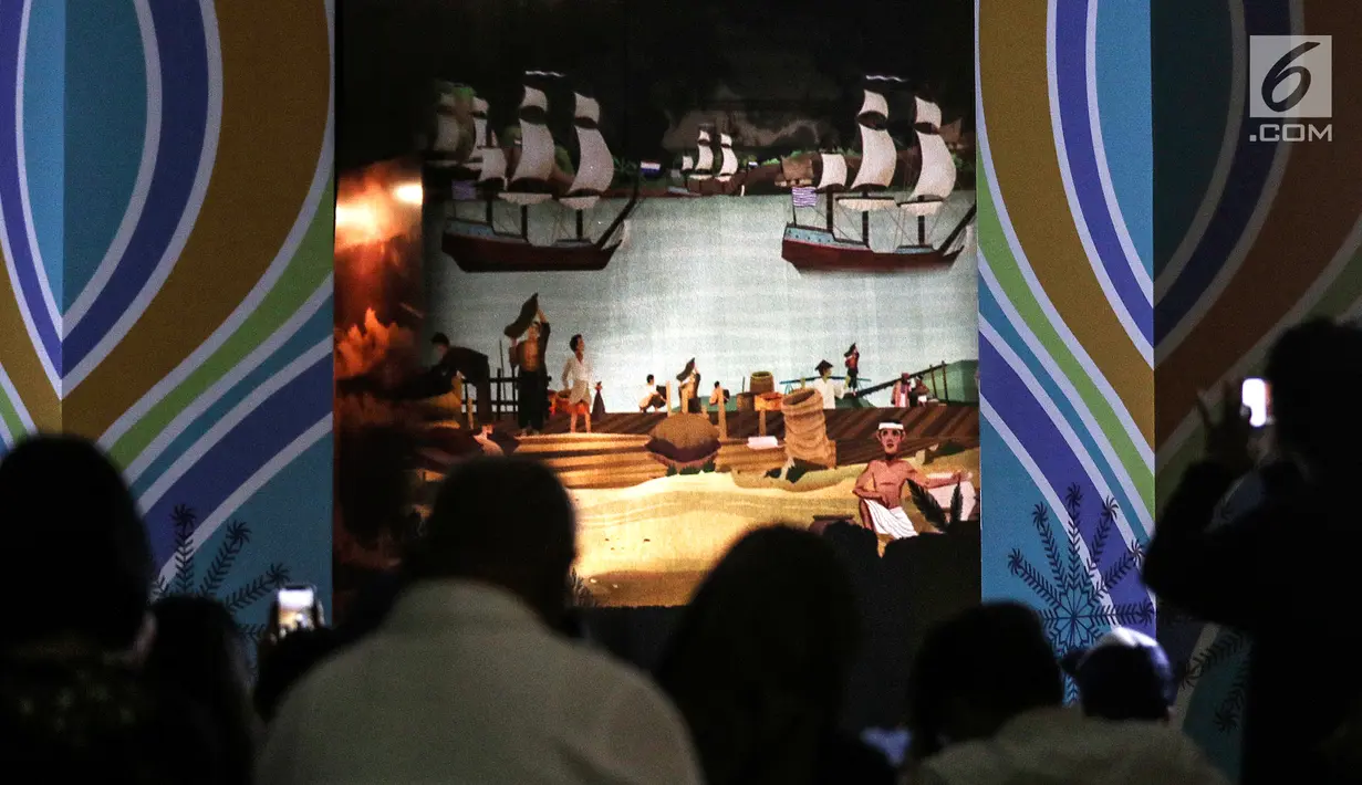 Penampakan hologram dalam rangka Monas Week 2019 terpampang di Auditorium Monumen Nasional (Monas), Jakarta, Senin (22/7/2019). Acara ini merupakan pameran teknologi fotografi yang merekam cahaya tersebar dari suatu objek dan kemudian disajikan dalam bentuk 3 dimensi. (Liputan6.com/JohanTallo)