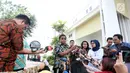 Idrus Marham menjawab pertanyaan dari sejumlah wartawan terkait pengunduran dirinya di Istana, Jakarta, Jumat (24/8).(Liputan6/Pool/Gar)