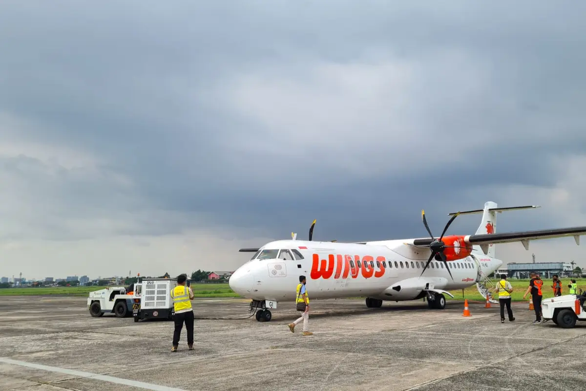 Penerbangan perdana berjadwal Wings Air dari Bandara Pondok Cabe, Kota Tangerang Selatan (Tangsel), dimulai hari ini, Jumat (5/8/2022).