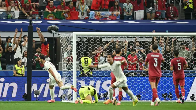 Pemain Spanyol merayakan gol Mikel Merino ke gawang Portugal di babak 16 besar Piala Dunia 2026