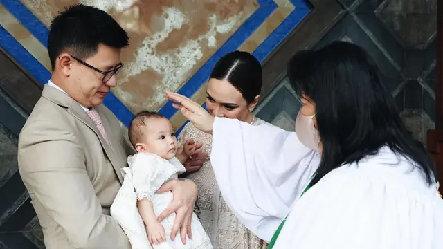 7 Momen Anak Shandy Aulia Dibaptis, Penuh Kebahagiaan Sekaligus Haru