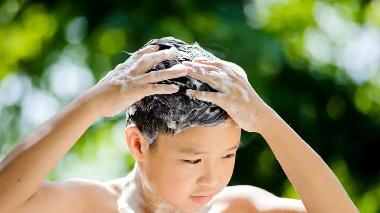 Seberapa Sering Anak Perlu Mencuci Rambut?