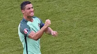 Striker tim nasional Portugal, Cristiano Ronaldo. (AFP/Jean-Philippe Ksiazek)