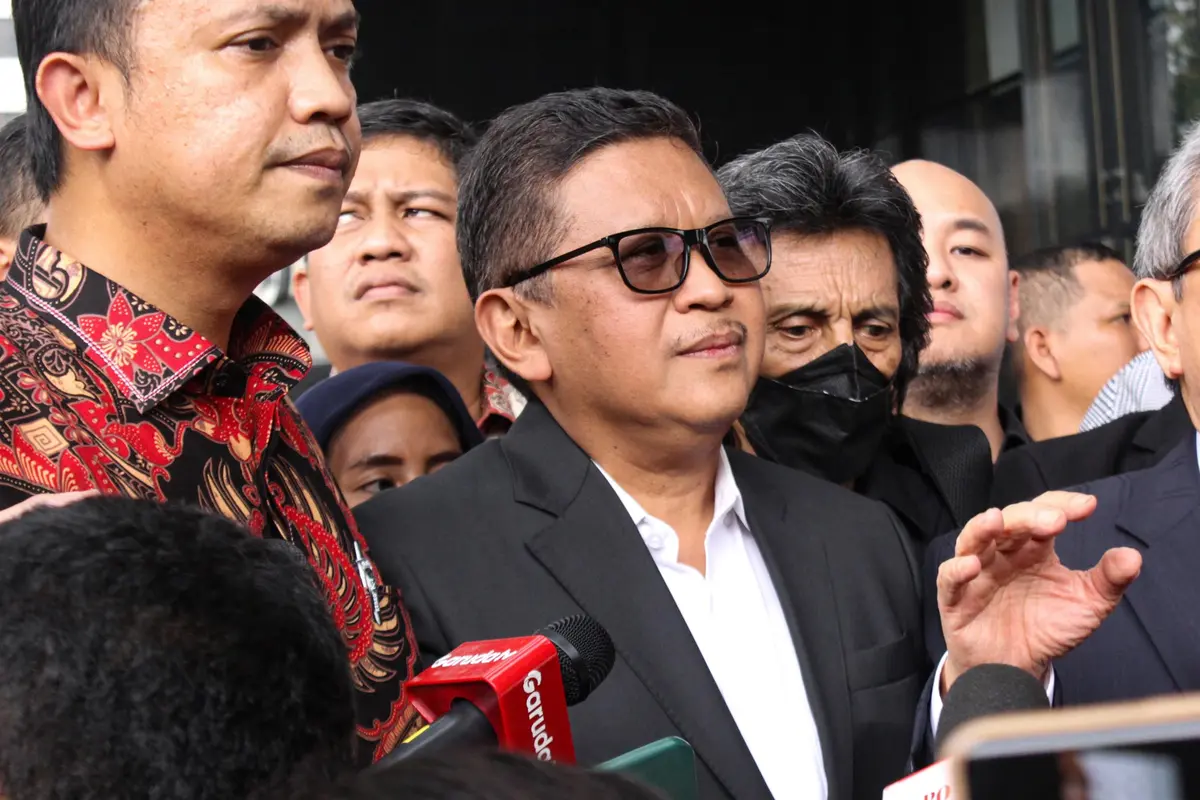 Diperiksa 3,5 Jam Sebagai Tersangka, Hasto Kristiyanto Tidak Ditahan KPK